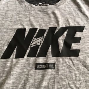 Men’s Medium Nike Dri-Fit T-Shirt